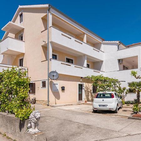Gorgeous Apartment In Krk With Wifi クルク エクステリア 写真