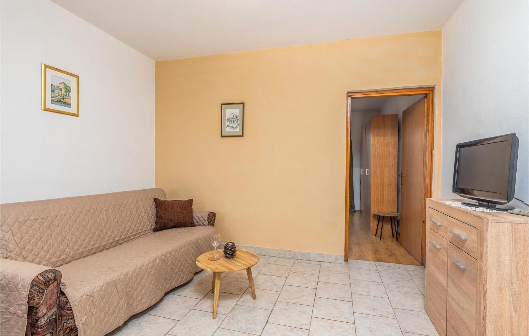 Gorgeous Apartment In Krk With Wifi クルク エクステリア 写真