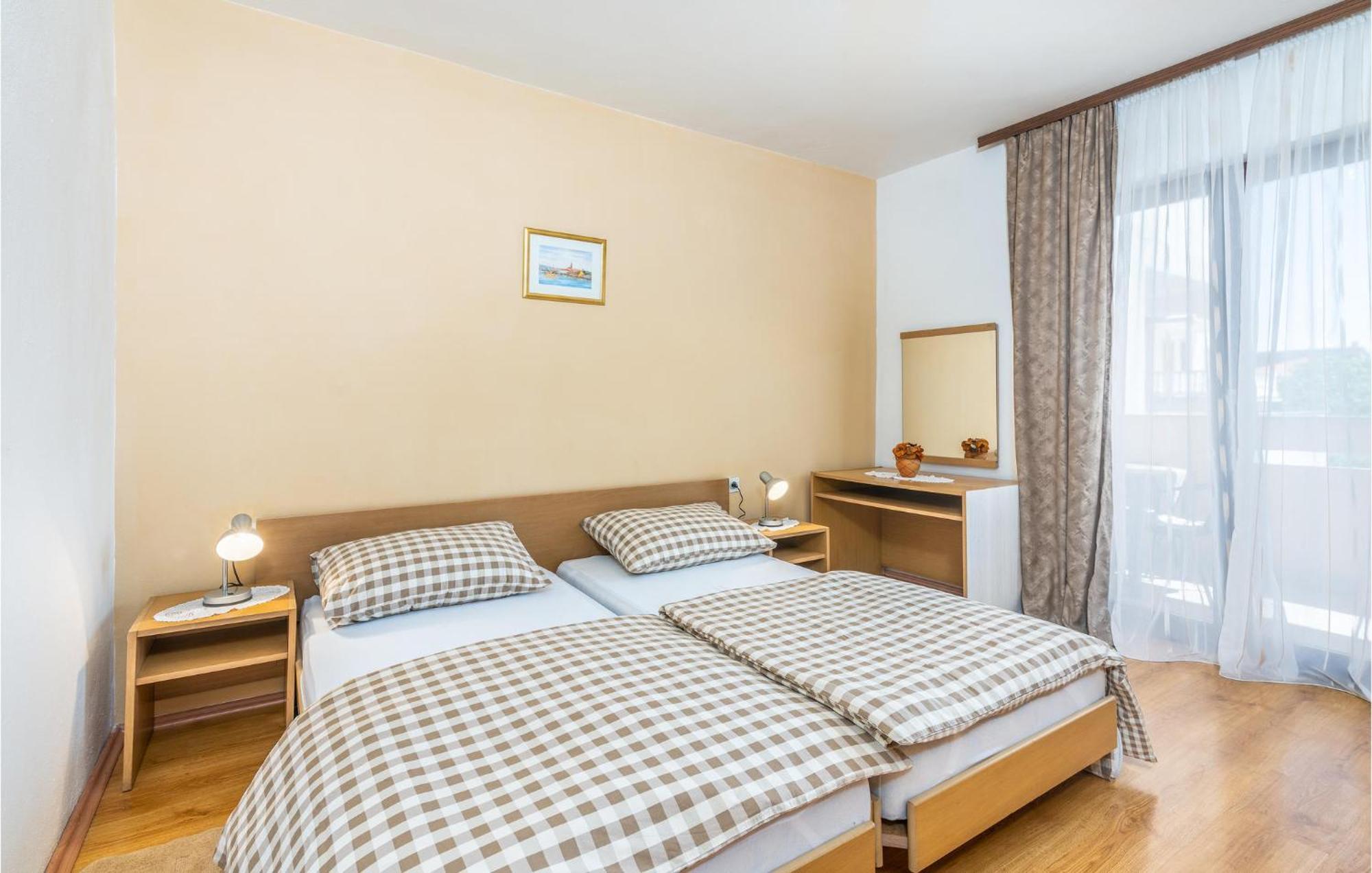 Gorgeous Apartment In Krk With Wifi クルク エクステリア 写真