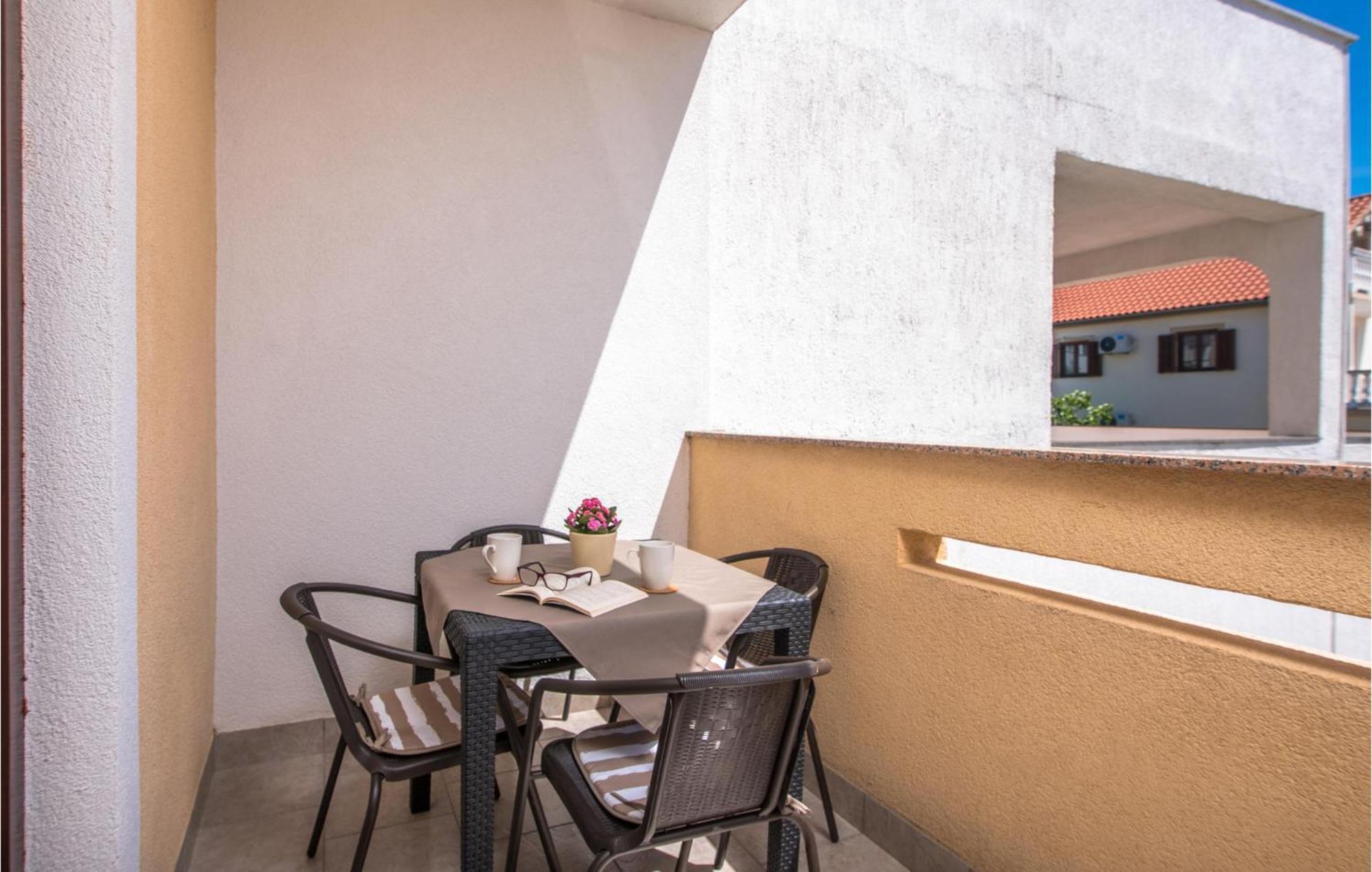Gorgeous Apartment In Krk With Wifi クルク エクステリア 写真